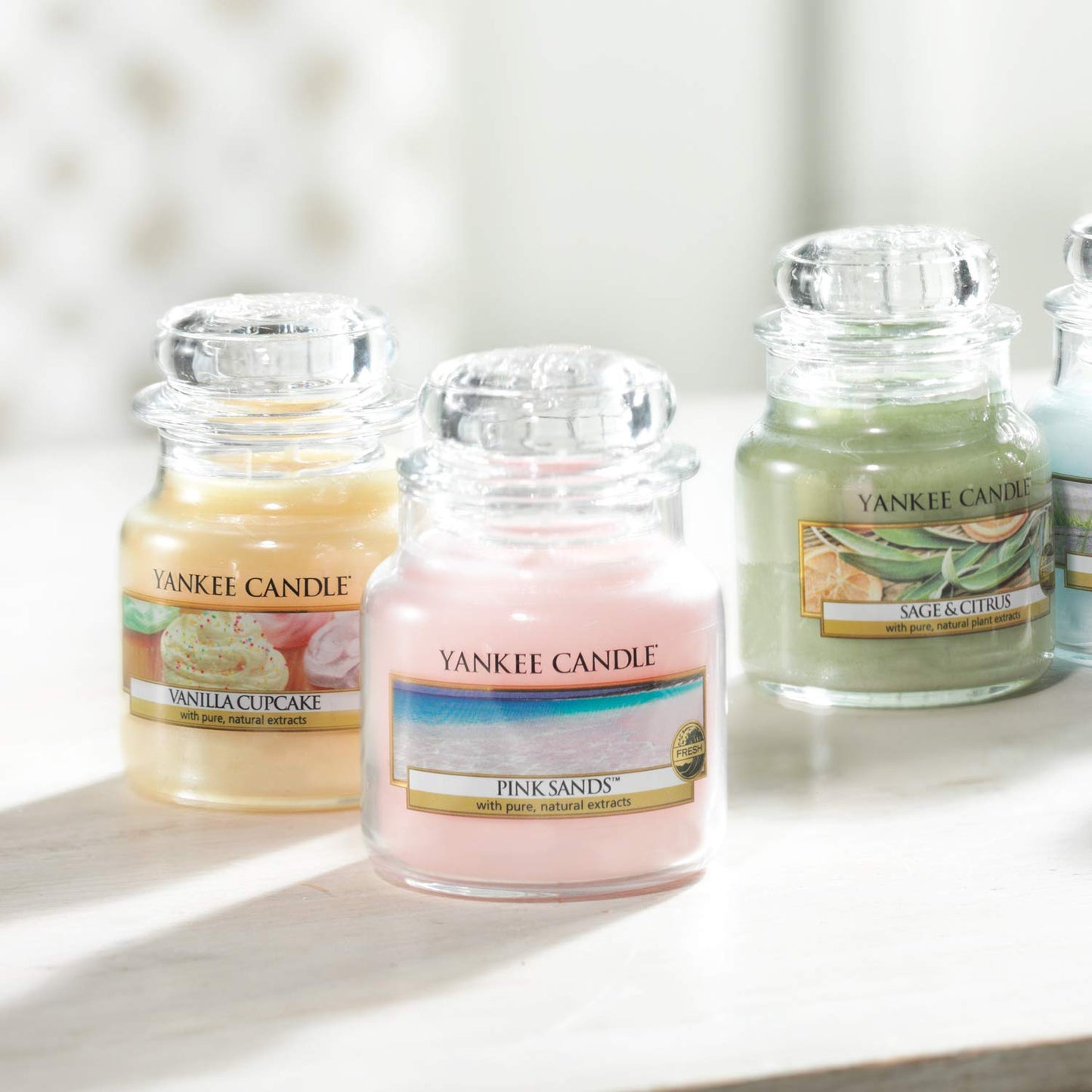 Yankee Candle Small Jar Pink Sands 104g